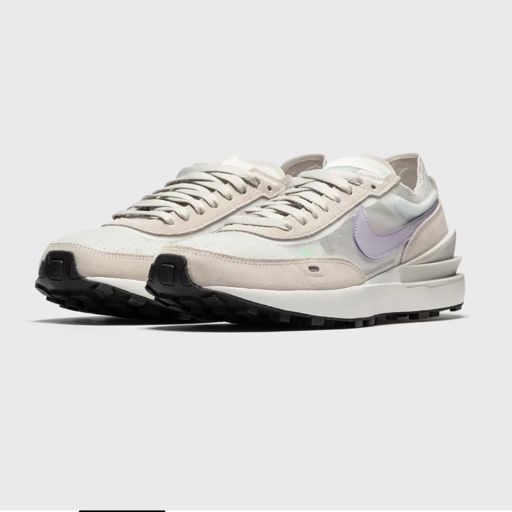 Women’s NIKE Waffle One sneakers- summit white/infinite lilac. Size 11 - Picture 1 of 12